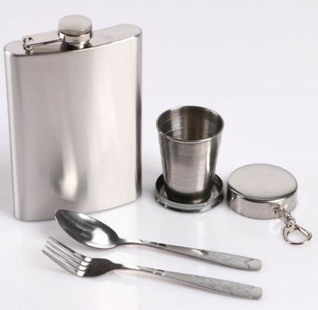 Набор 4 в 1: фляжка 9 oz + ложка + вилка + рюмка купить за 1370 ₽ в магазине «Аматис»